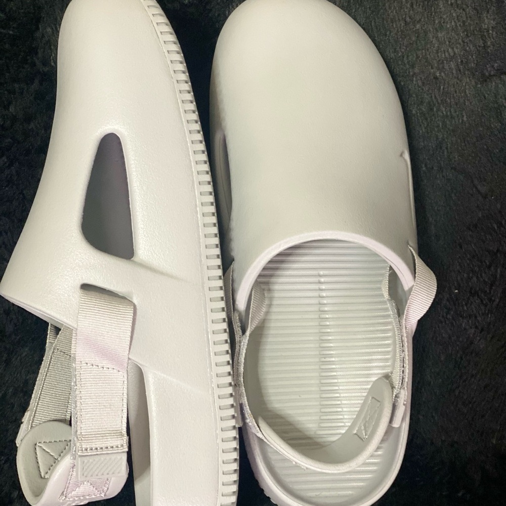 Nike White Water Shoes Lightweight Design